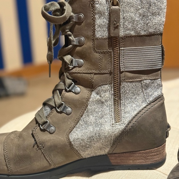 Sorel leather/wool zip/lace ladies boots NWOT.   Size 11. - Picture 3 of 3